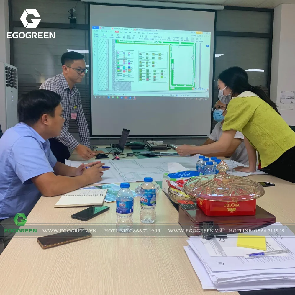 Không chỉ họp hành, CEO EGOGREEN luôn dành thời gian để đi học, tiếp thu những kiến thức mới.